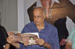 Mahesh Bhatt at Maryada book launch in Rahej Classique on 20th Nov 2012 (14).JPG